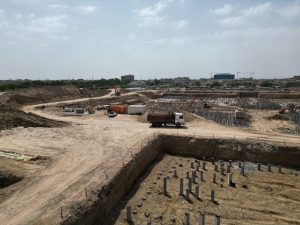 الفرق المتخصصة في وزارة التخطيط تتابع ميدانيا مراحل إنجاز مشروع خزان ماء أرضي (R2) في جانب الرصافة ببغداد