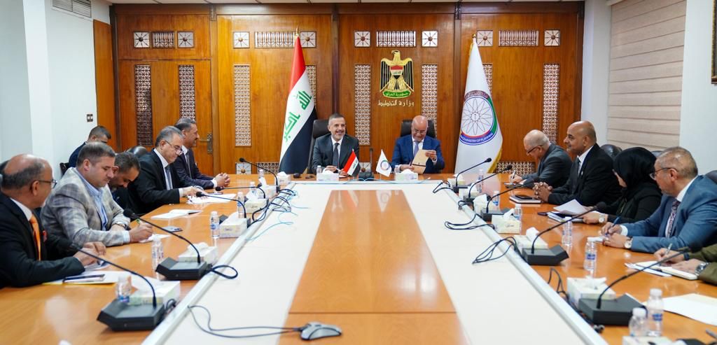 Read more about the article Deputy Prime Minister, Minister of Planning Dr. Muhammad Ali Tamim, Discusses with the Minister of Health, Dr. Saleh Al-Hasnawi, Mechanisms of work to accelerate the pace of completion of hospital projects throughout Iraq