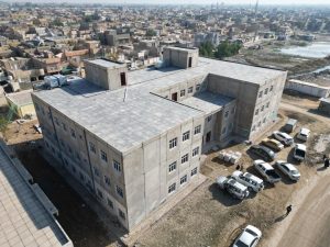 وزارة التخطيط تطّلع ميدانيا على مشروع بناء ١٣ مدرسة بإسلوب البناء الجاهز ( الكونكريتي ) في مُحافظة بابل