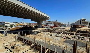 وزارة التخطيط تتابع ميدانيا سير العمل في مشروعي تطوير ساحة النسور وإنشاء جسر الجادرية الجديد