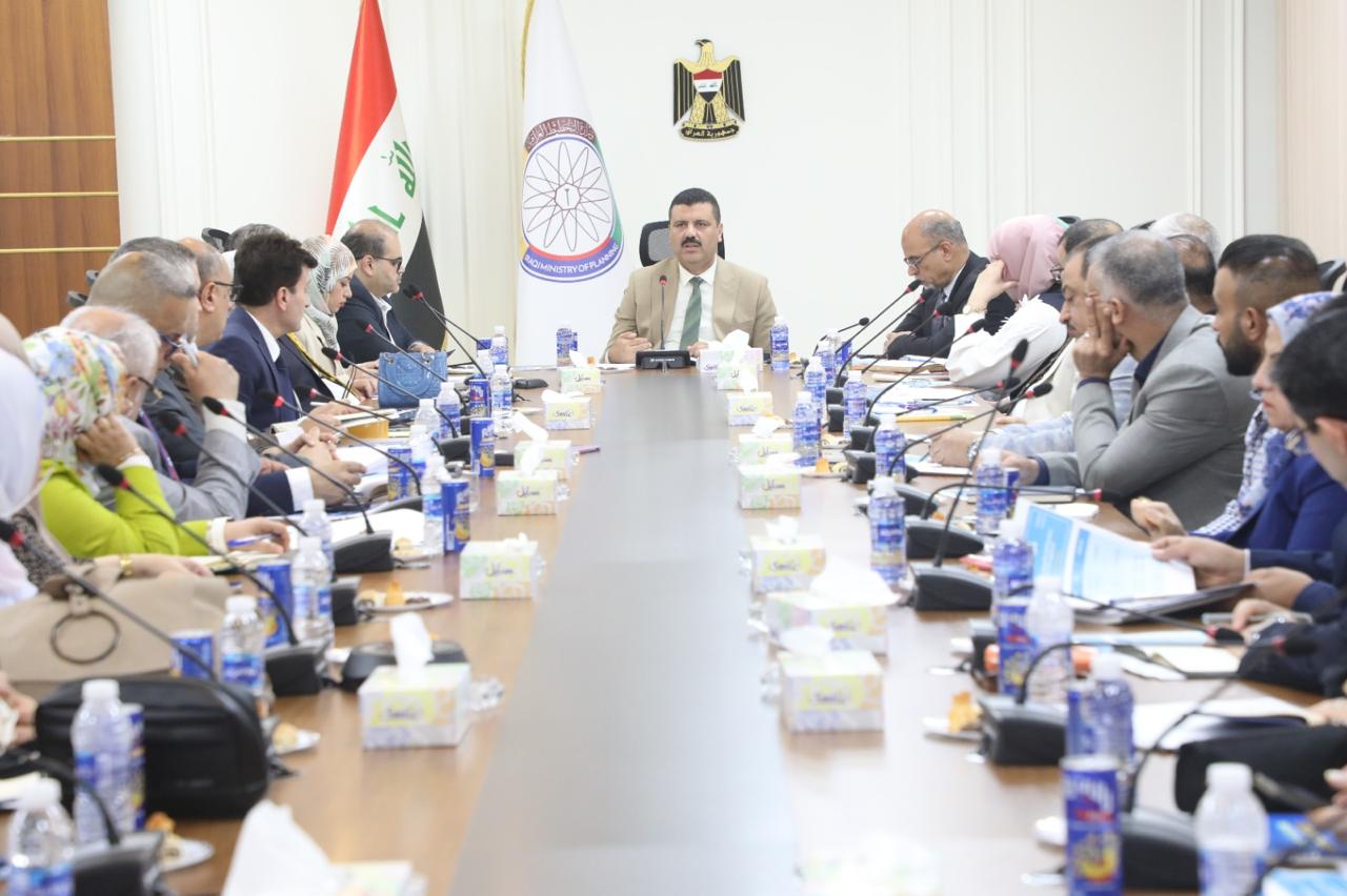 You are currently viewing وزارة التخطيط تبحث آليات بناء المؤشرات لخطة التنمية الوطنية 2024–2028