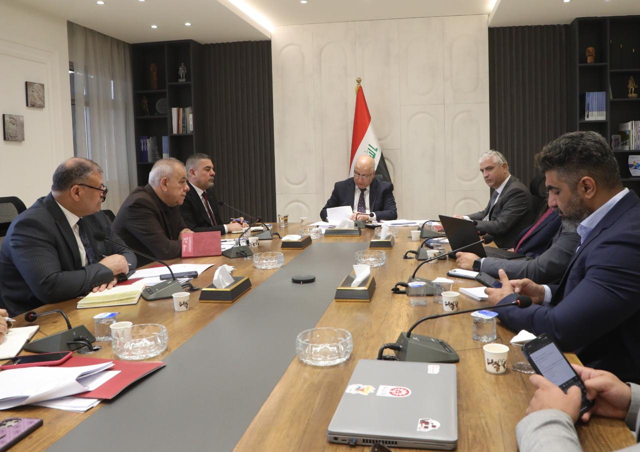 You are currently viewing وزارة التخطيط تعقد اجتماعًا مع ممثلي الجامعة الأمريكية في بغداد لمناقشة تنفيذ عدد من البرامج التدريبية