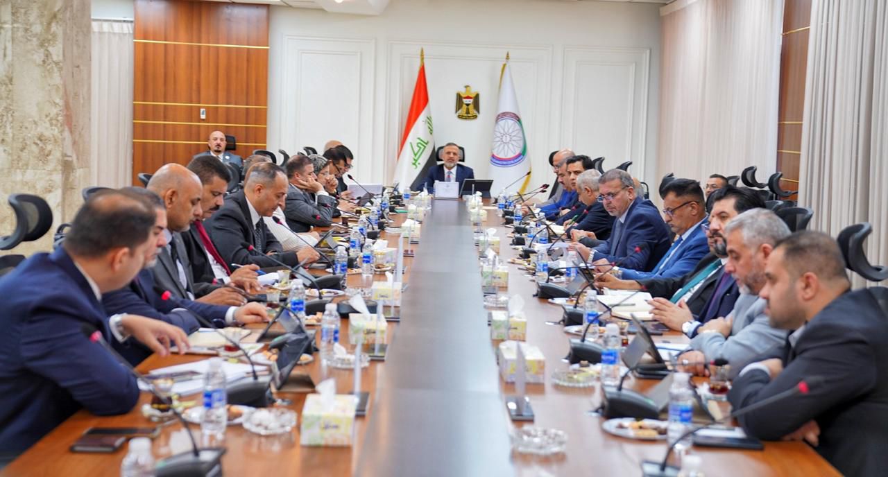 You are currently viewing نائب رئيس مجلس الوزراء يترأس الجلسة السابعة لهيأة الرأي في وزارة التخطيط.