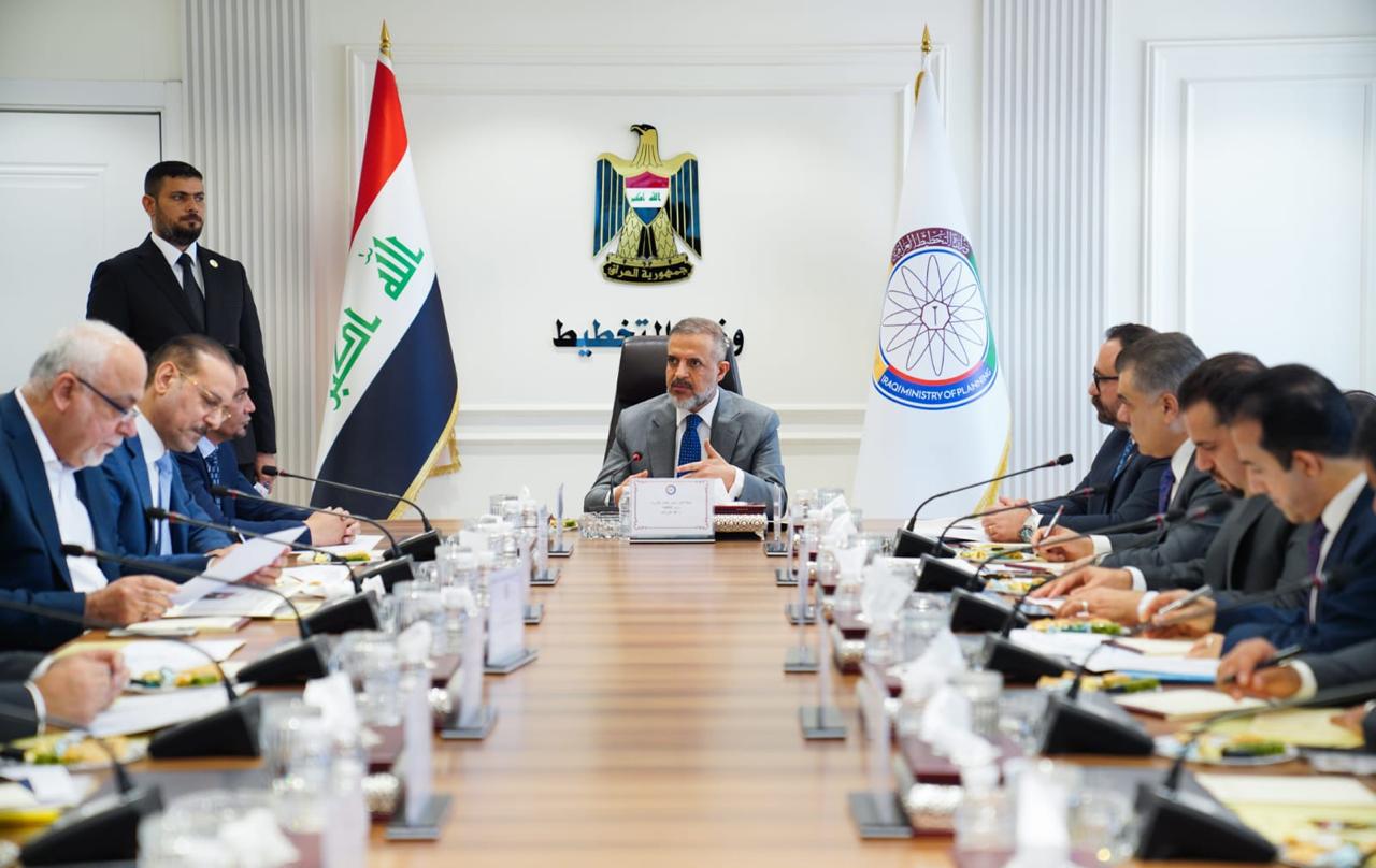 You are currently viewing نائب رئيس مجلس الوزراء- وزير التخطيط يترأس اجتماعا للجنة الوزارية المشتركة مع اقليم كردستان لتحديد نقطة ربط مسار طريق التنمية عند الحدود التركية