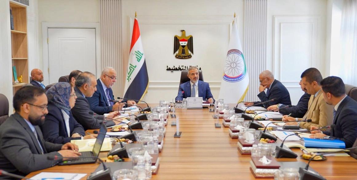 You are currently viewing نائب رئيس مجلس الوزراء – وزير التخطيط يترأس اجتماعاً لمناقشة إعداد وتطوير رؤية وطنية لتنويع الاقتصاد العراقي