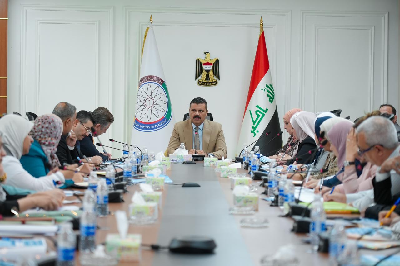 You are currently viewing وزارة التخطيط تعقد اجتماعاً دورياً لمتابعة المتحقق لخطة التنمية الوطنية 2024-2028