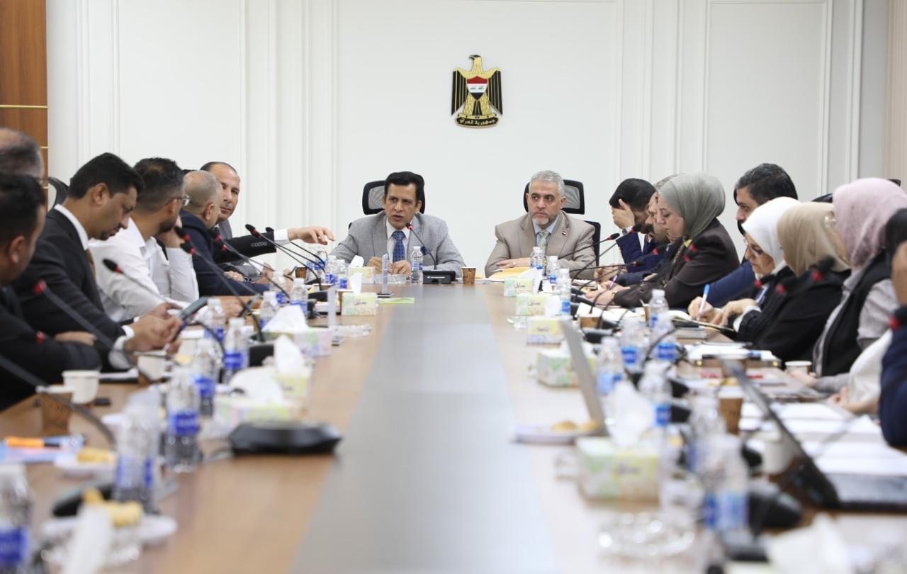 You are currently viewing وزارة التخطيط تختتم مناقشات خطط المحافظات الخاصة بالمشاريع الاستثمارية لعام 2026