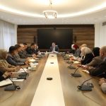 فريق تقييم الأداء المؤسسي في وزارة التخطيط يُباشر إعداد وثيقة الحالة لعام 2025