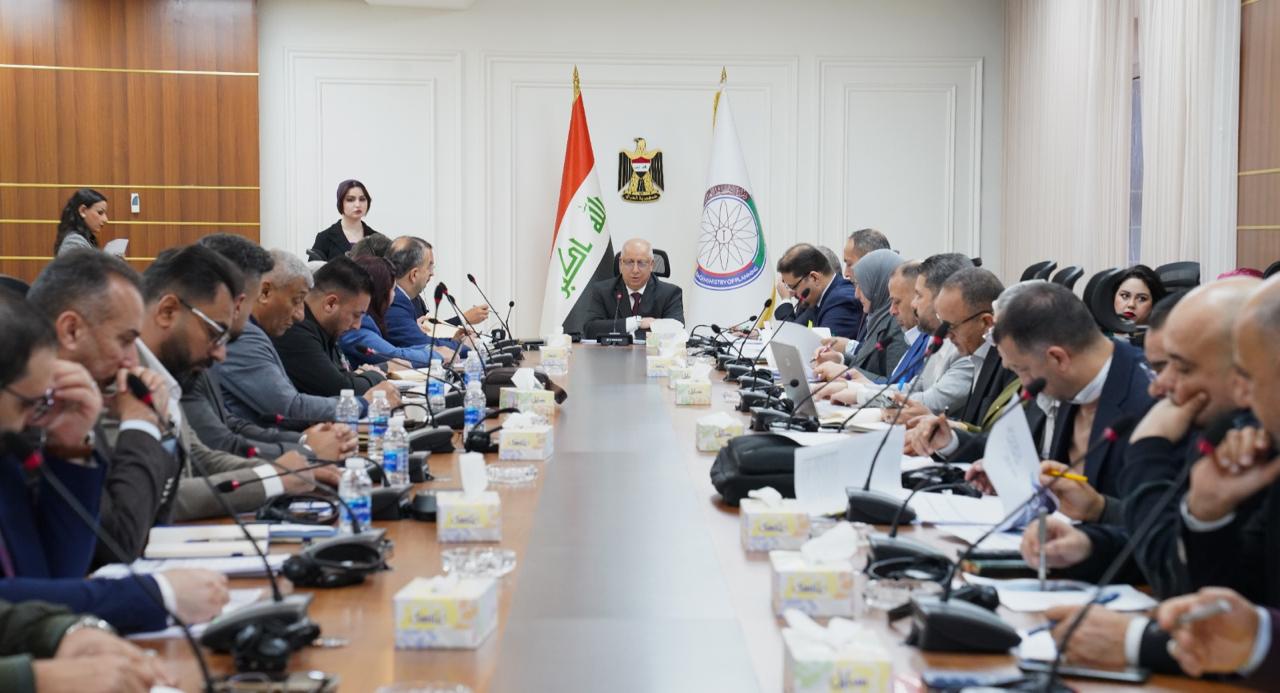 Read more about the article وزارة التخطيط تبحث مع البنك الدولي مُراجعة المشاريع المُمولة و تعزيز جودة التنفيذ
