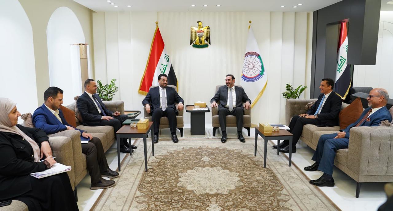 Read more about the article وزير التخطيط وكالة يلتقي محافظ الأنبار ويبحثان واقع المشاريع المنفذة في المحافظة