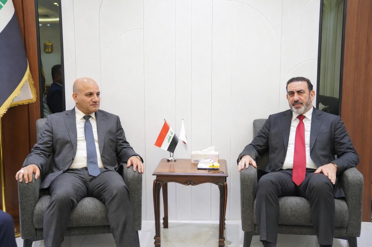 You are currently viewing وزير التخطيط وكالة يلتقي محافظ ديالى ويبحثان الواقع التنموي والخدمي في المحافظة