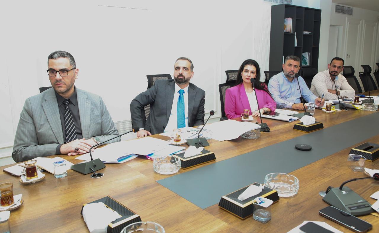 Read more about the article وزارة التخطيط تبحث مع وزارة الكهرباء القروض الدولية ومشاريع عام 2026