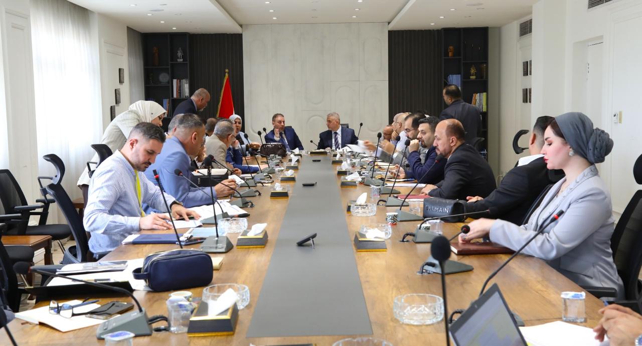 You are currently viewing وزارة التخطيط تبحث أولويات تمويل مشاريع الاتفاق العراقي–الصيني ضمن موازنة 2026