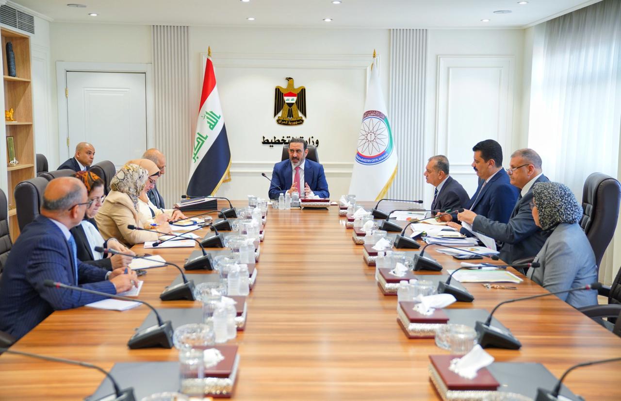 Read more about the article وزير التخطيط وكالة يترأس اجتماعا تحضيريا للمؤتمر العلمي الأول لمعالجة البطالة والفقر في العراق