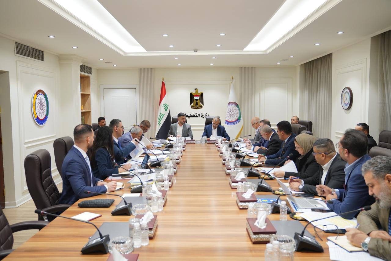 Read more about the article وزير المالية وزير التخطيط وكالة يستقبل وزير الكهرباء ويبحث معه أولويات مشاريع قطاع الكهرباء واليات تمويلها