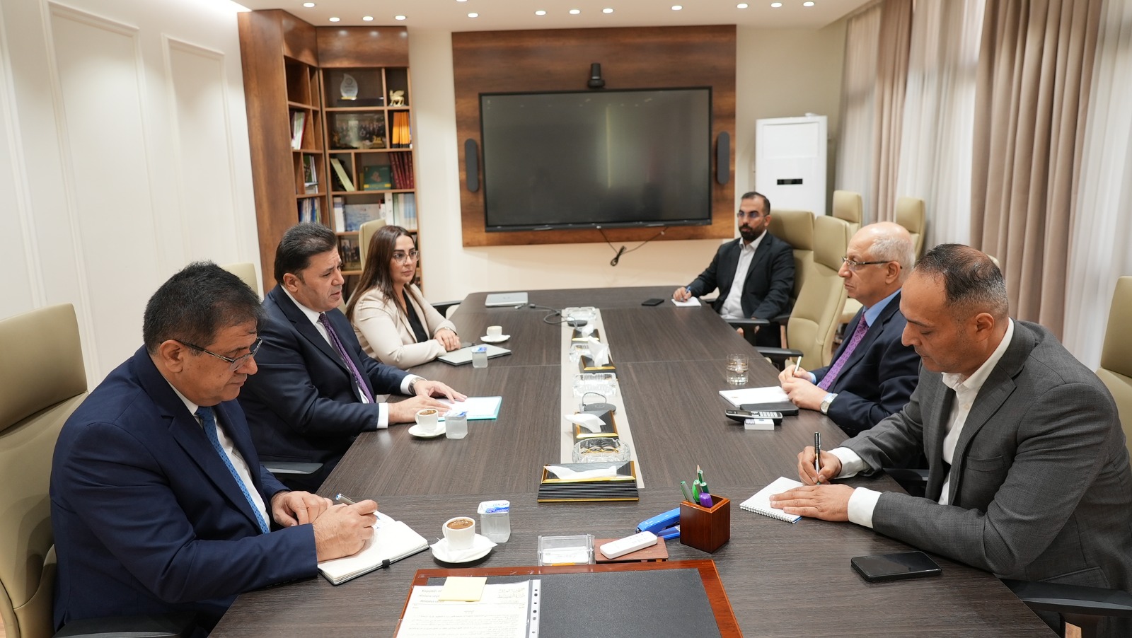 Read more about the article وكيل وزارة التخطيط للشؤون الفنية يلتقي منسق التوصيات الدولية في حكومة إقليم كردستان لبحث التعاون التنموي المُشترك