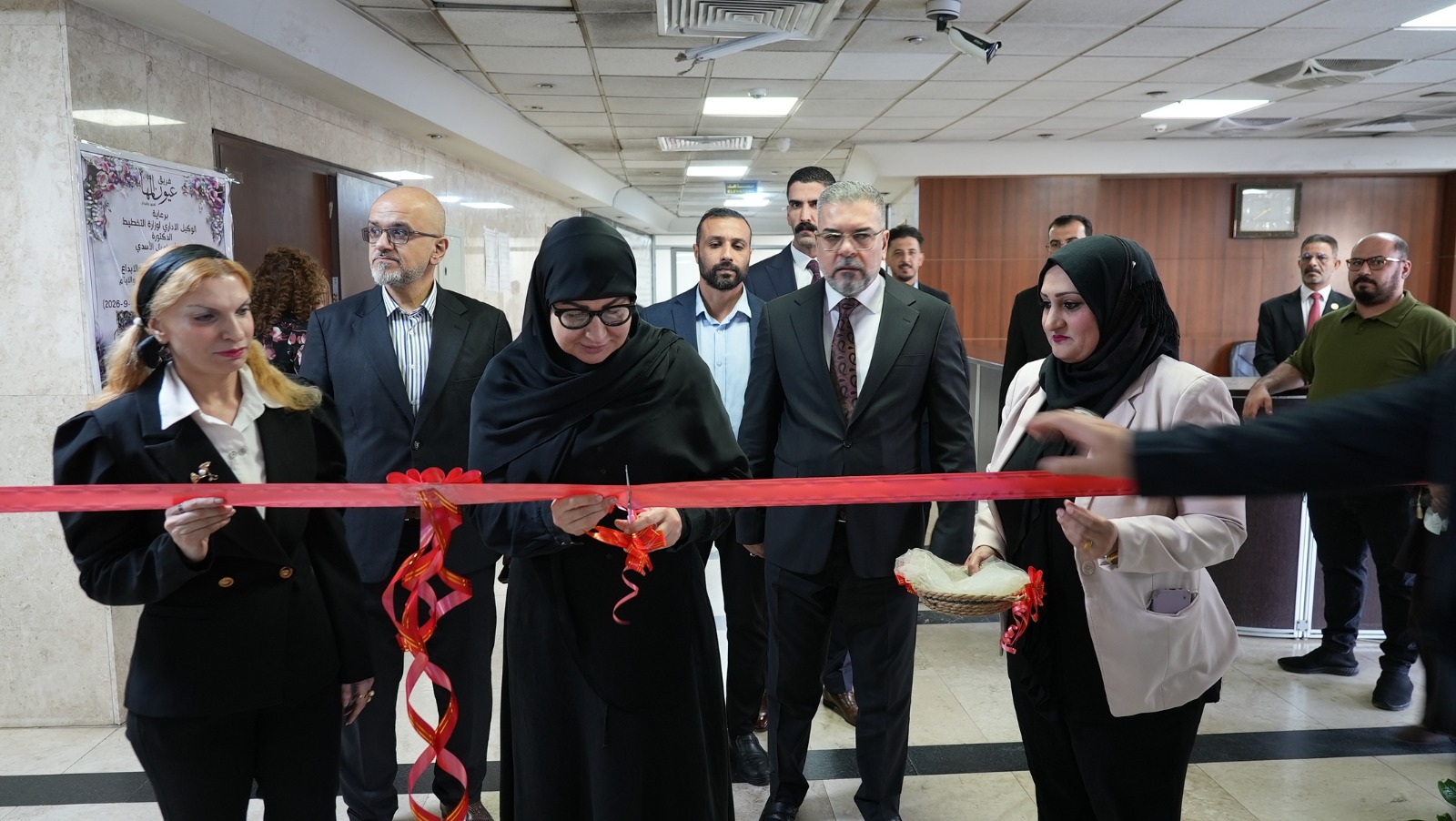 You are currently viewing وزارة التخطيط ترعى وتدعم الإبداع الإنساني من خلال افتتاح سُوق خيري لعرض الأعمال والمُنتجات اليدوية والفنية