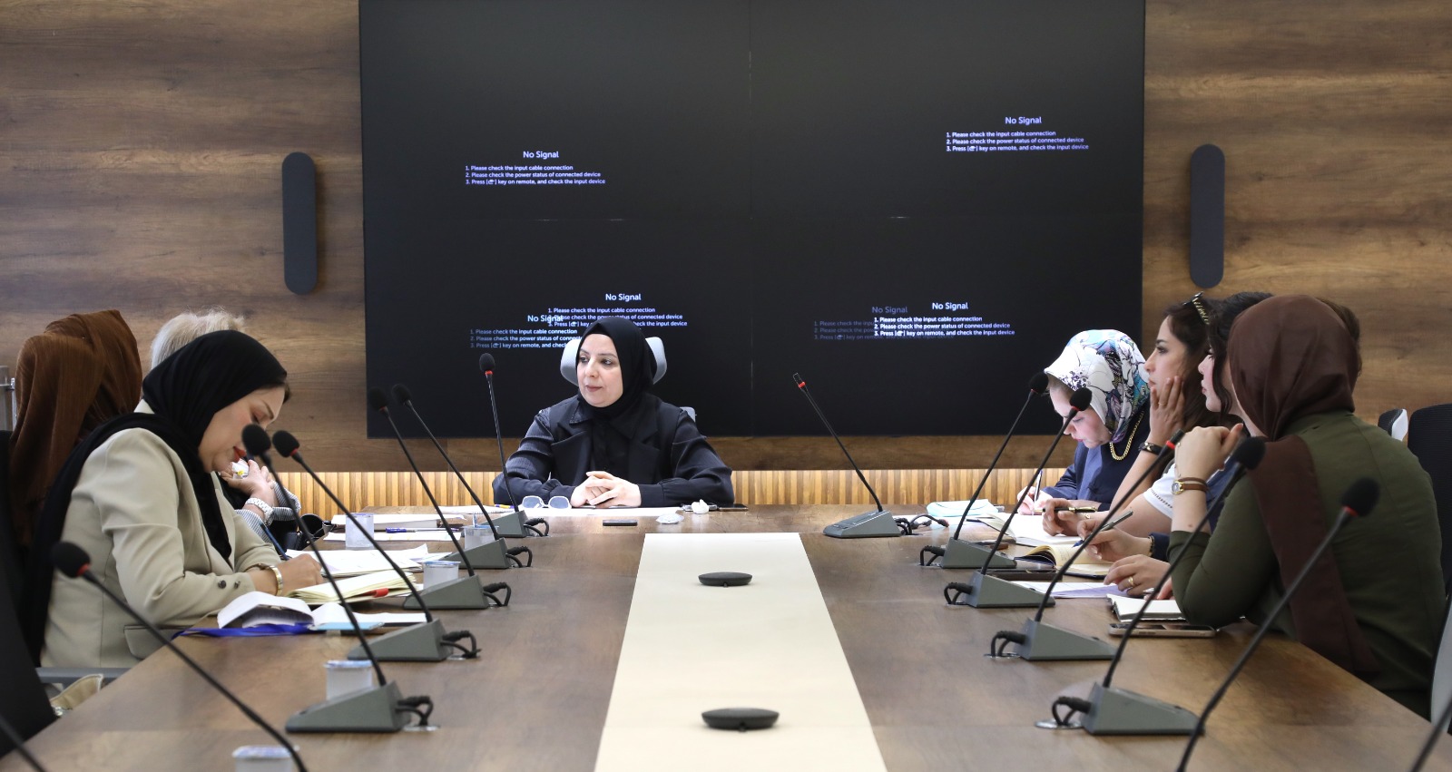 You are currently viewing وزارة التخطيط تناقش إجراءات تنفيذ البرنامج التدريبي لمشروع بناء القٌدرات المُؤسسية