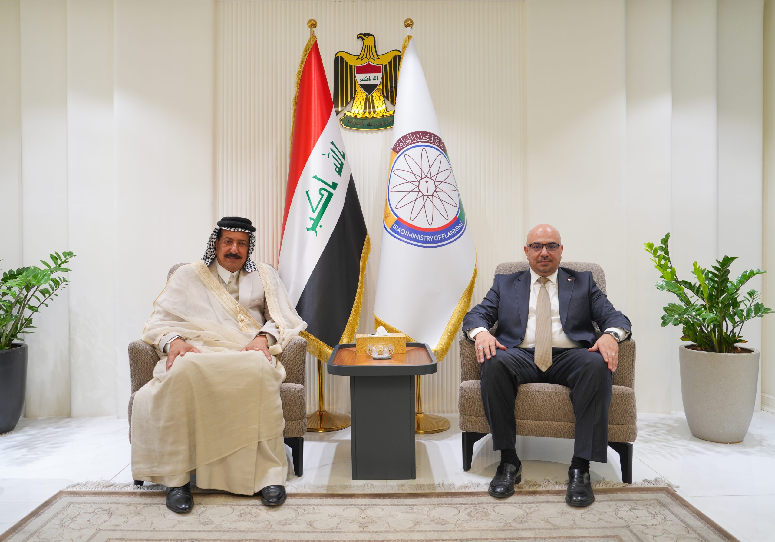 You are currently viewing معالي وزير التخطيط يستقبل وفداً مهنئاً بمناسبة تسنّمه مهام منصبه