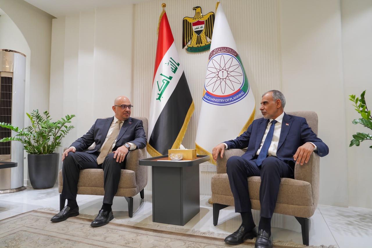Read more about the article الدكتور قتيبة غازي مجيد يتسلّم حقيبة التخطيط من وزير التخطيط وكالة السيد فالح ساري