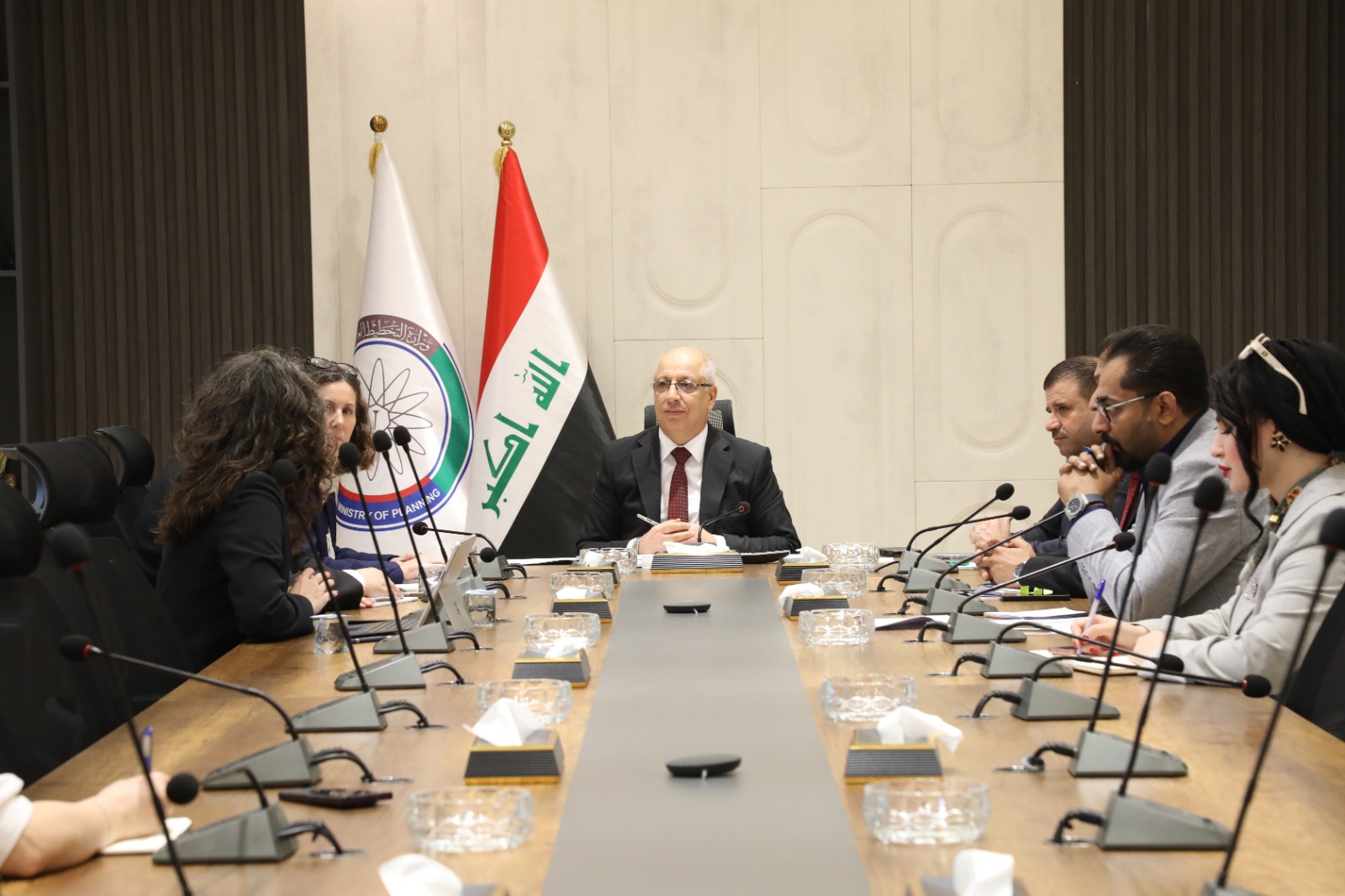 You are currently viewing وزارة التخطيط تبحث مع البنك الأوروبي لإعادة الإعمار والتنمية فرص تمويل مشاريع البنى التحتية المستدامة